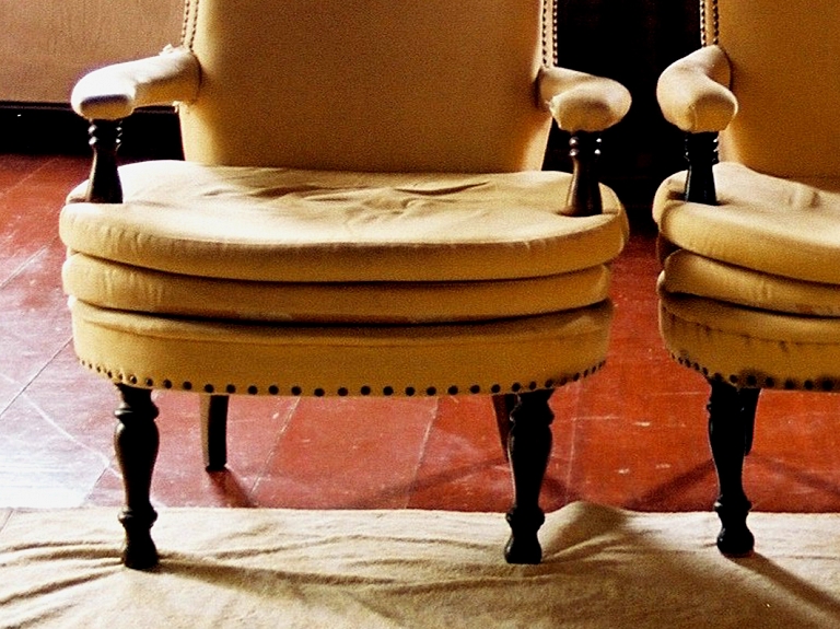 "Rīgas krēslu fabrika" Leļļu teātrim par 47 000 eiro piegādās krēslus