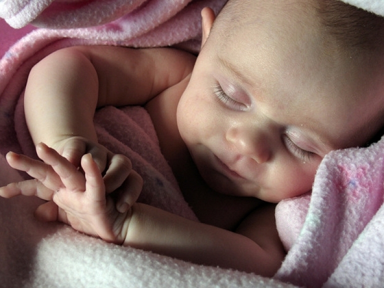 Ziemassvētkos Rīgas Dzemdību namā pasaulē nākuši 27 mazuļi

