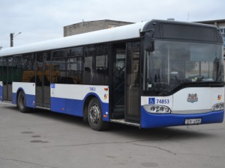 Gadumijas dienās sabiedrisko transportu Rīgā varēs izmantot bez maksas

