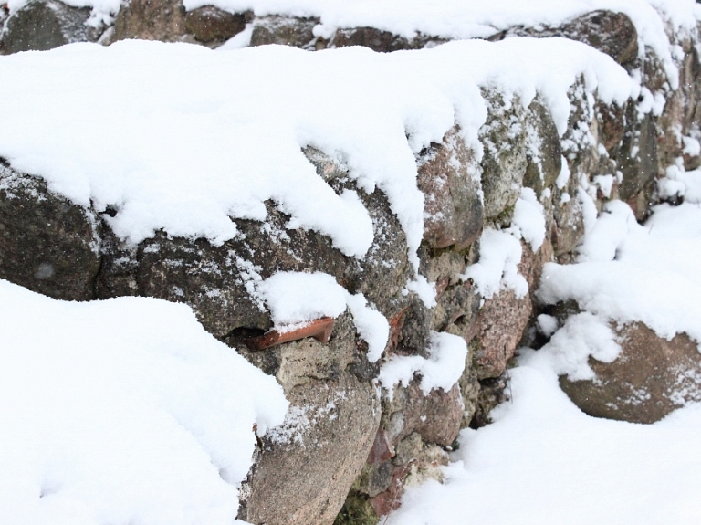 No Rīgas ielām izvesti jau 9400 kubikmetri sniega

