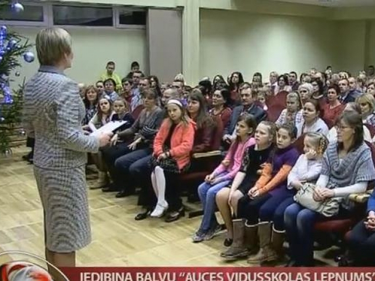 Iedibina balvu "Auces vidusskolas lepnums"