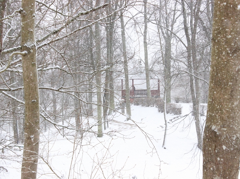 Rīgā sniegs sasnidzis aptuveni 18 centimetru biezumā