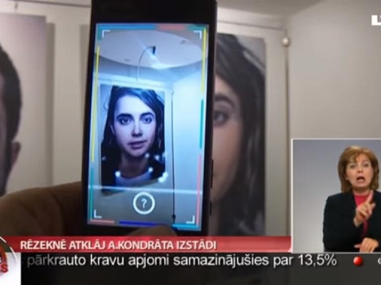 Rēzeknē atklāj Artūra Kondrāta izstādi

