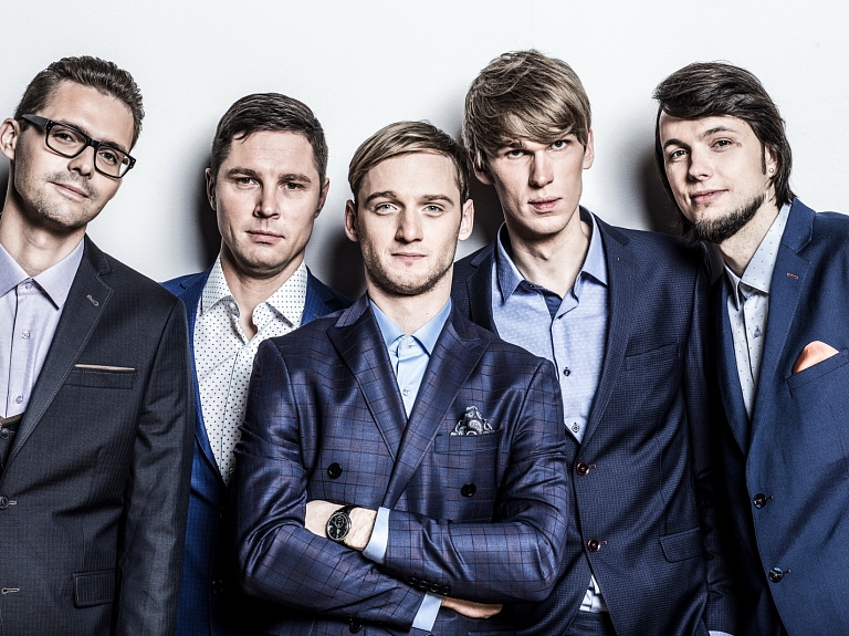 Daumants Kalniņš ierakstījis leģendāro grupas "Pērkons" dziesmu

