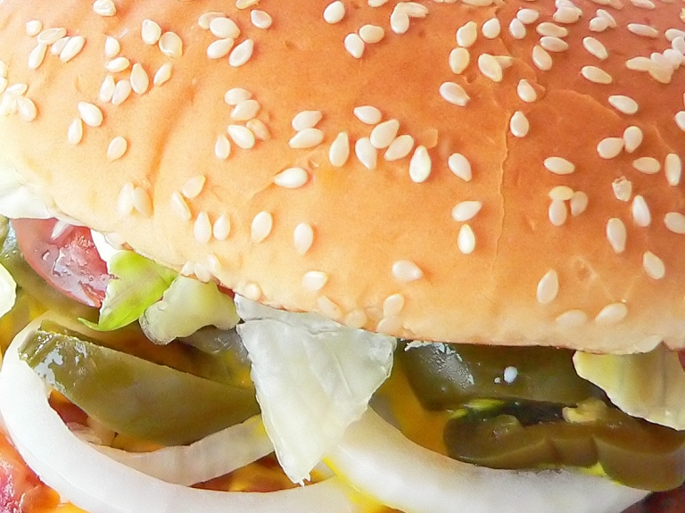 Ceturtais Latvijas atklātais burgeru ēšanas čempionāts notiks Rīgā

