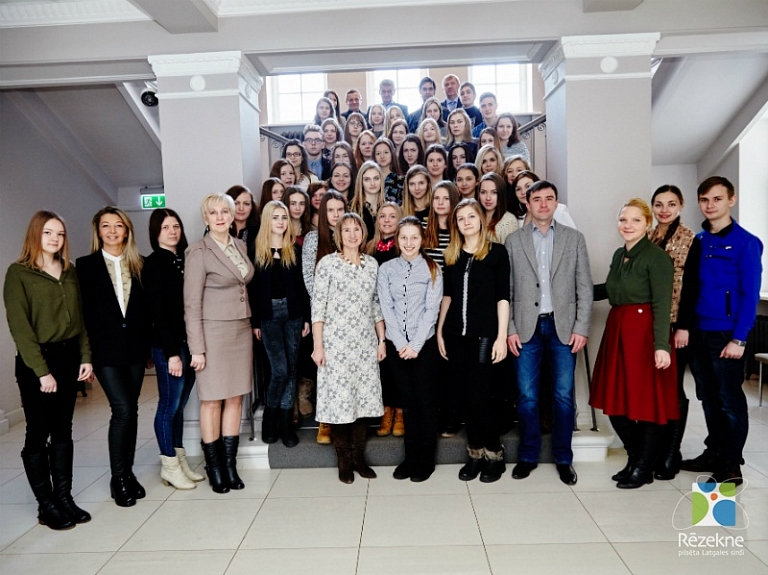 Rēzeknes jaunieši tikās ar politiķiem

