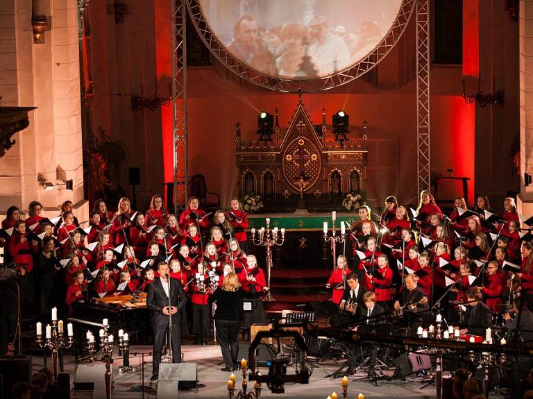 Izskanējis koncerts "Ar domu par rītdienu" Rīgas Domā

