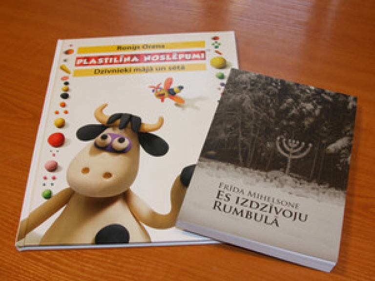 Izraēlas vēstniecība dāvina grāmatas Rēzeknes bibliotēkām

