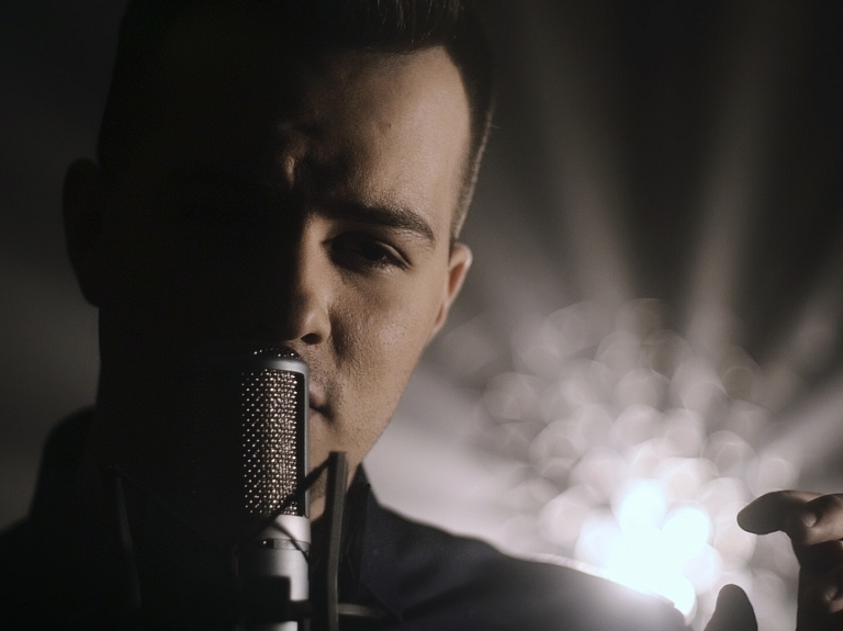 Mārtiņš Ruskis izdod singlu "Daļa no sirds"

