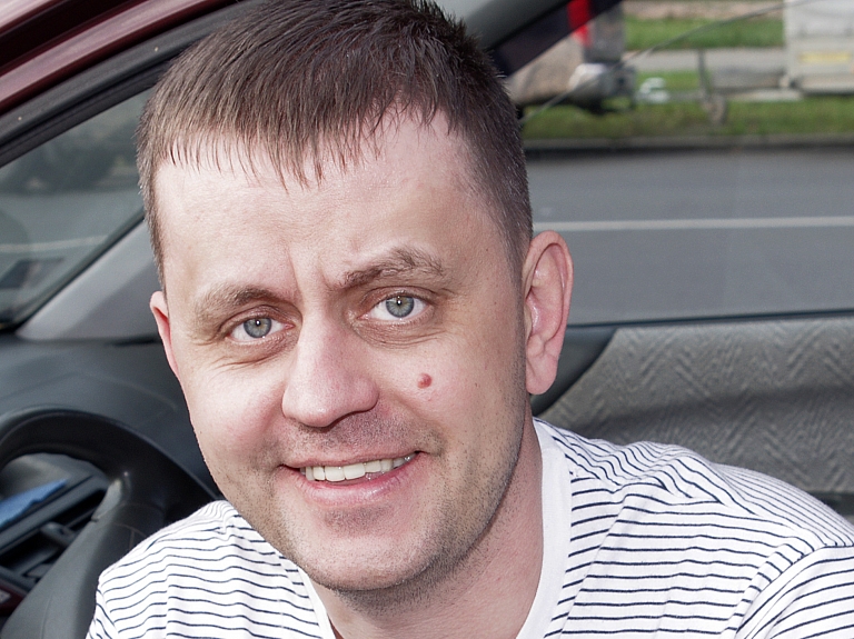 Lūdz palīdzēt Valērijam, kurš cīnās ar smagu slimību

