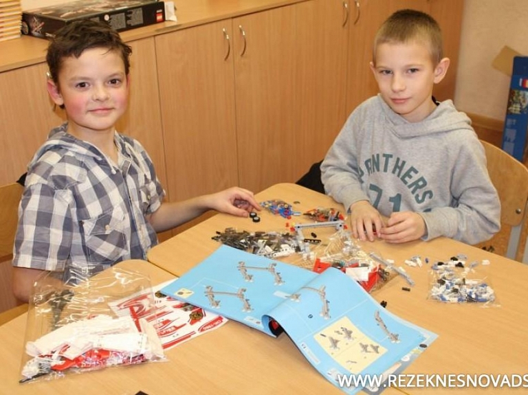 Sakstagala pagastā īstenots Tehniskās jaunrades projekts "LEGO skola"

