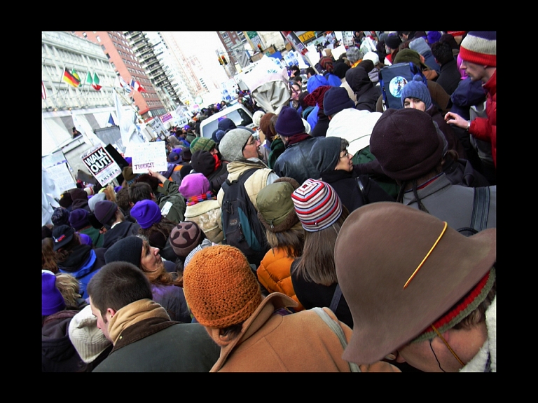 Piketā pie valdības ēkas pieprasīs VID vadītājas Pētersones atkāpšanos

