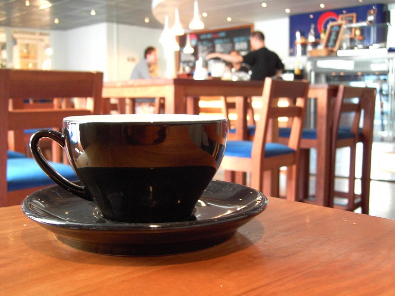 Zem Rīgas domes Īpašuma departamenta piedāvā nomāt telpas kafejnīcai

