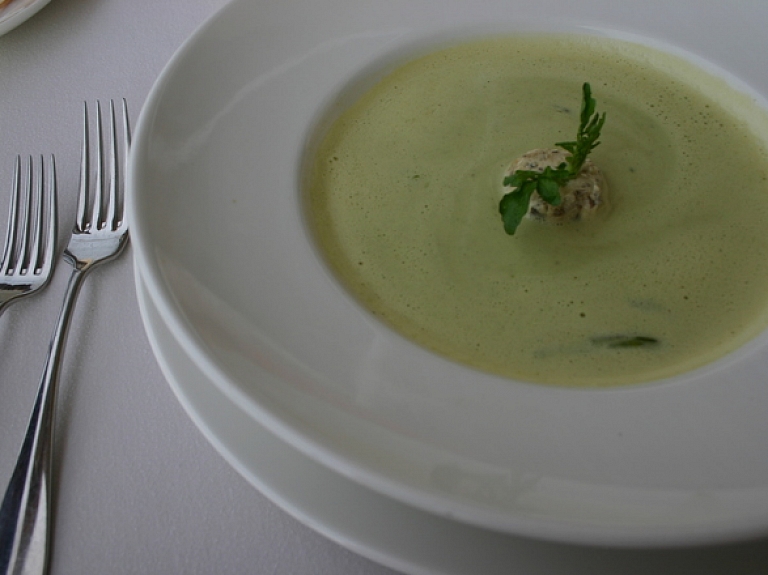 Cēsu izglītības iestādes ir brīdinātas par negodprātīgo ēdinātāju

