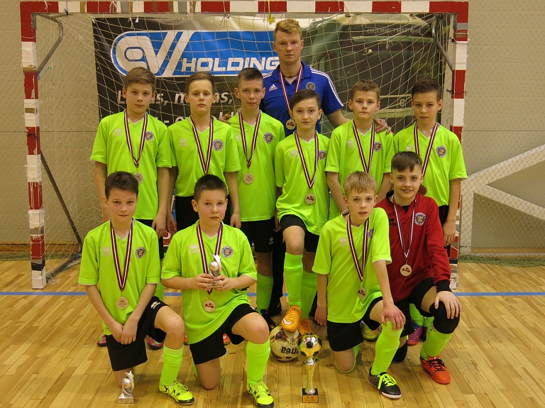 Rēzeknes jaunajiem futbolistiem augsts rezultāts telpu futbola sacensībās