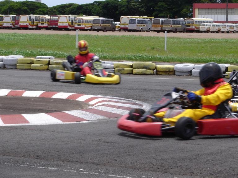 Kartingists Valters Zviedris aizvada pirmo posmu Francijā, Essay trasē