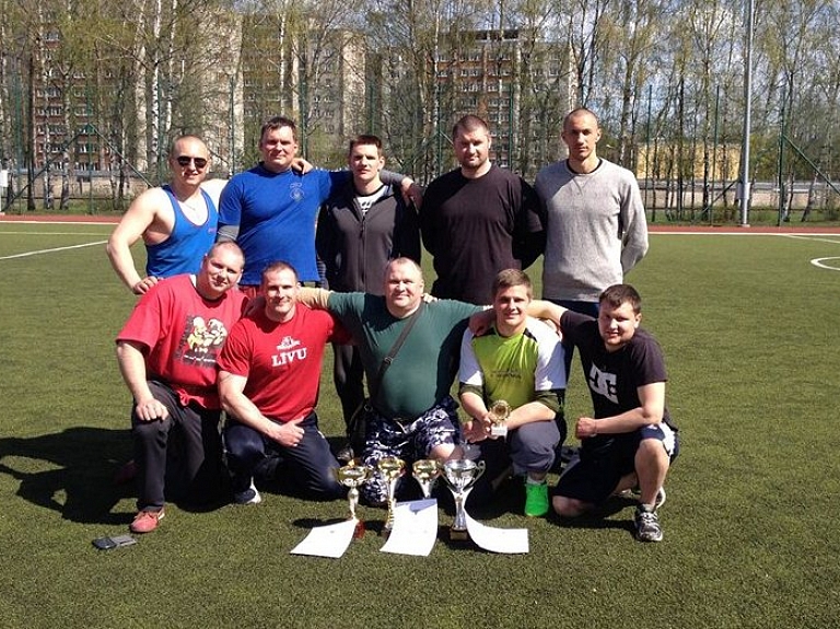 Valsts robežsardzes izlase piedalās virves vilkšanas čempionātā