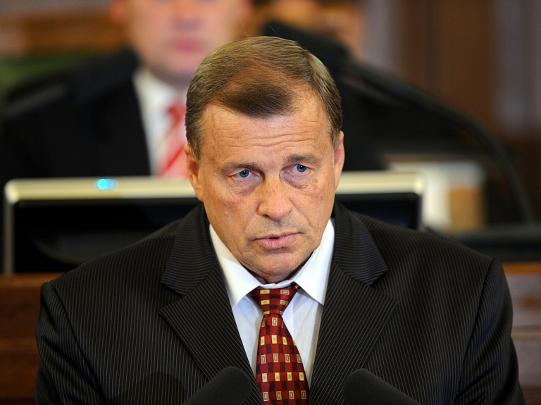 Saeima piekrīt deputāta Jāņa Klauža saukšanai pie administratīvās atbildības

