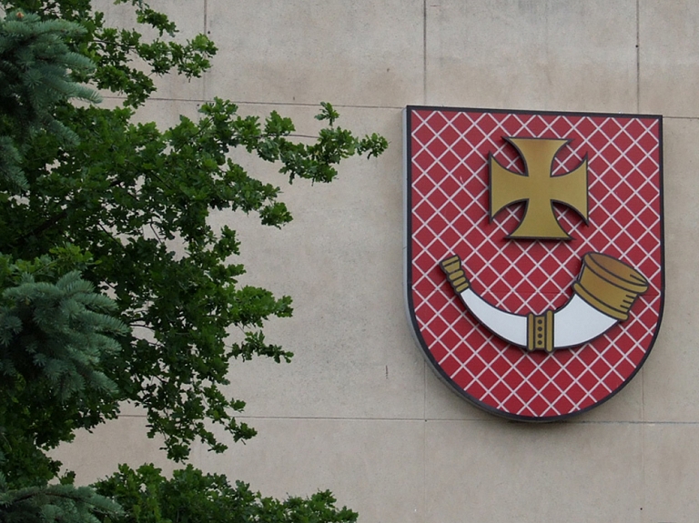 Ventspils pašvaldība izstāsta savu versiju par meliem un patiesību Ventspils Augstskolā

