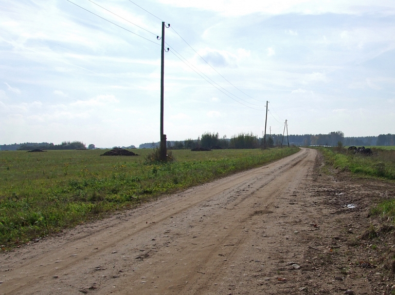 Vietējo ceļu atjaunošanai pēc pavasara šķīdoņa Rēzeknes novadā no valdības lūgs 92 677 eiro


