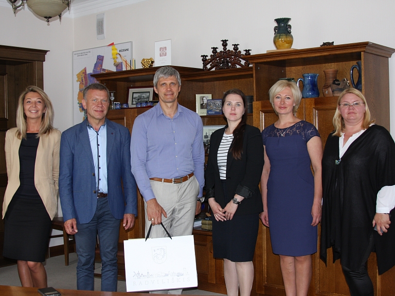 Gaidot Eiropas tautu festivālu, Rēzeknē viesojās lietuviešu delegācija

