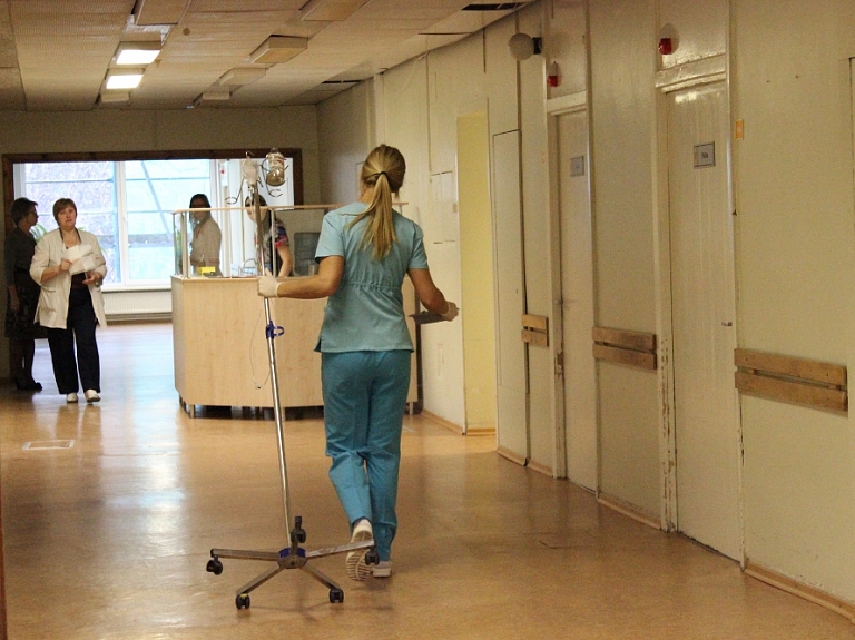 Ventspils slimnīca lūdz pacientus būt iecietīgus ierodoties traumpunktā

