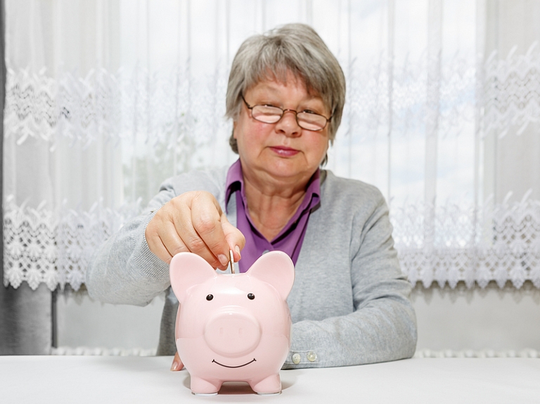 Kā kredīts pensionāriem palīdz sagatavoties rudenim?

