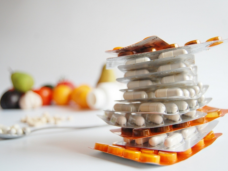 Aptauja: 43% cilvēku veselība šķiet svarīgāka par zāļu cenu

