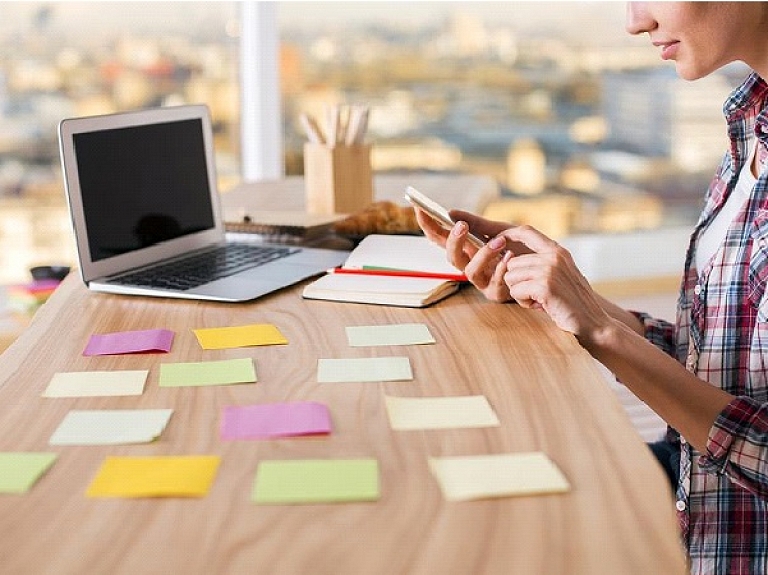 SMS kredīts ir iespēja saņemt naudu svarīgiem pirkumiem

