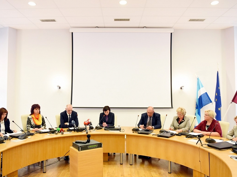 Jūrmalas deputāti vēl nav pārrunājuši tālāko rīcību par jauna mēra virzīšanu
