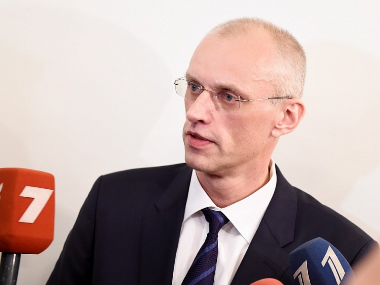 Ar "Saskaņas centra" deputātes atbalstu Jūrmalas domes priekšsēdētāja amatā ieceļ Truksni