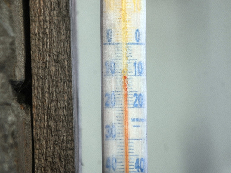 Gaisa temperatūra naktī vietām noslīdēs zem -10 grādiem