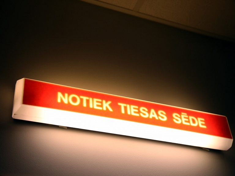 Alūksnes tiesa piemēro vairāk nekā trīs gadus cietumā par vjetnamiešu nelikumīgu pārvietošanu uz Latviju