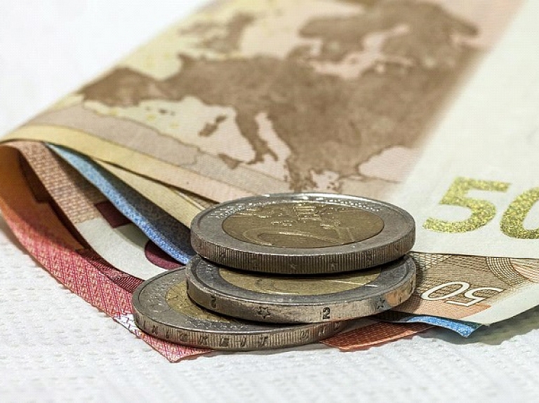 Kas man ir piemērotāks – SMS kredīts vai kredītlīnija?

