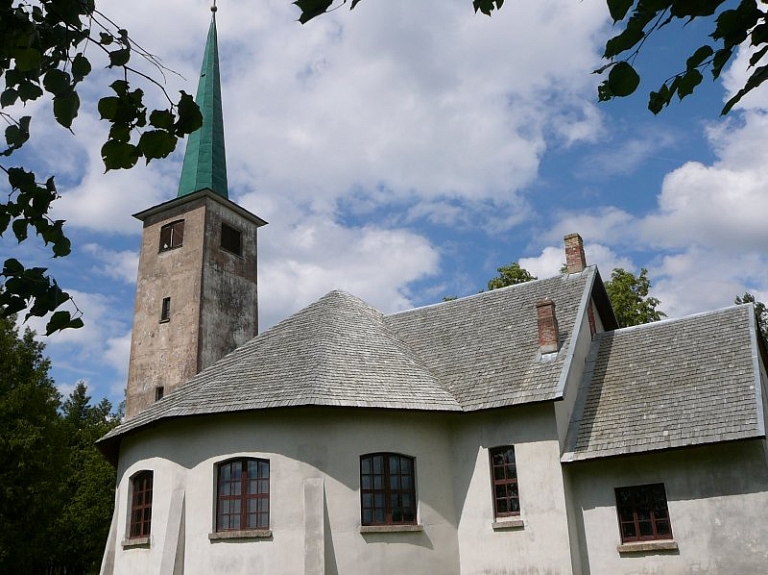 Allažu luterāņu baznīca