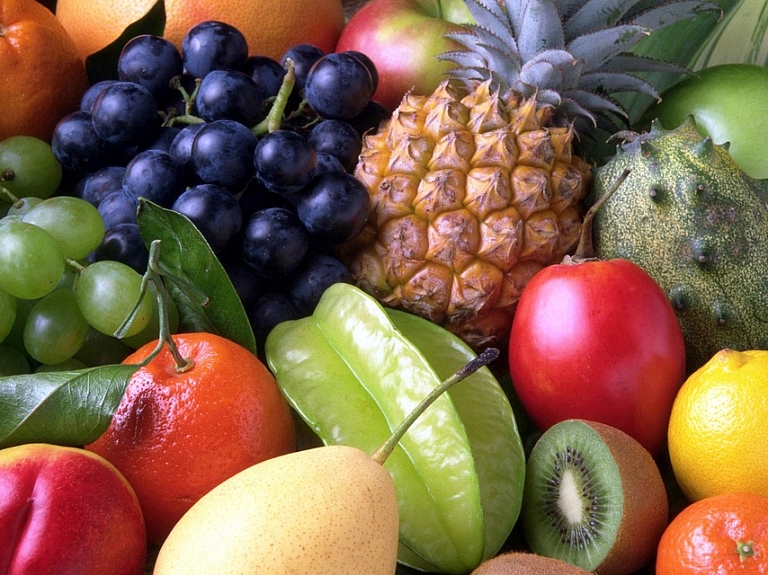 Veselīgs našķis – augļu ādiņas

