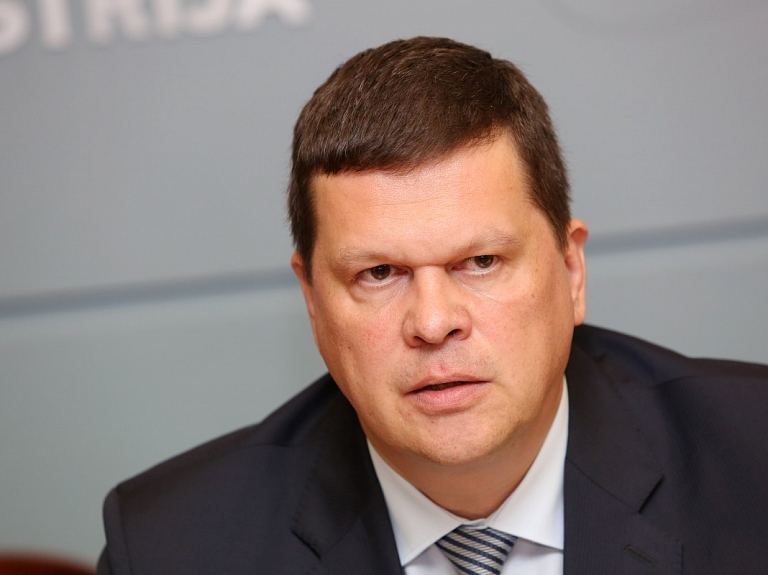 Gerhards aptur arī Jūrmalas domes lēmumu par komiteju sastāvu