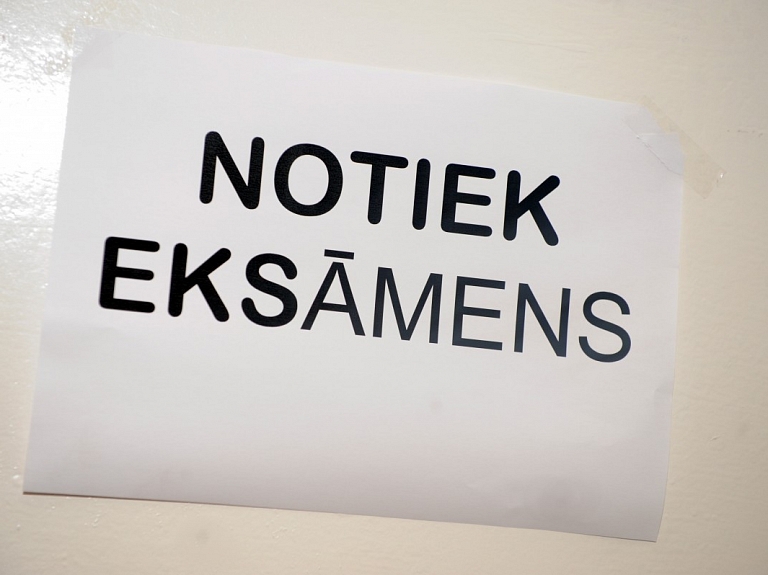 Centralizēto eksāmenu rezultāti laukos un lielajās pilsētās ievērojami neatšķiras