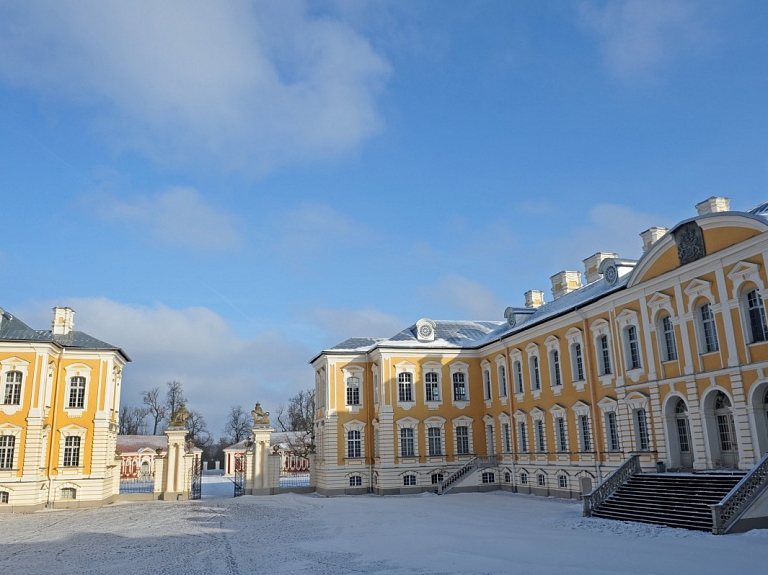 Tuvākajos gados plānota Rundāles pils jumta nomaiņa