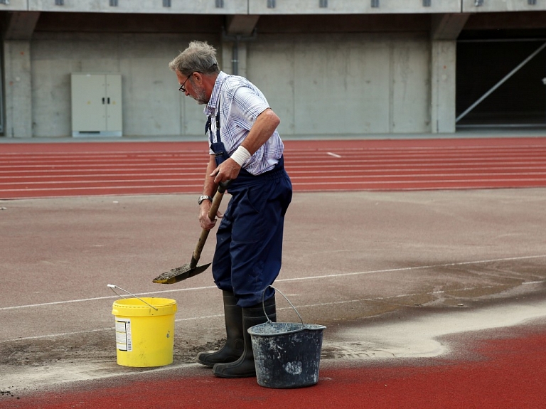 Aglonā par 376 000 eiro pārbūvēs Sporta centra stadionu