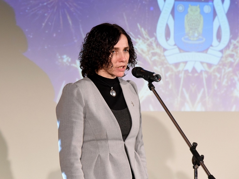 Šuplinska varētu rosināt pazemināt kvantitatīvos kritērijus valsts ģimnāzijas statusa saņemšanai