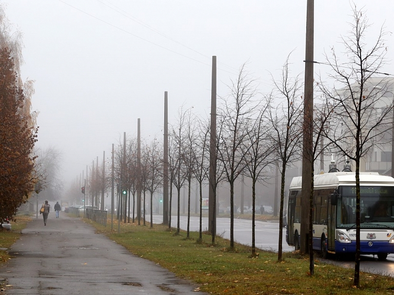Apledojušu kontakttīklu dēļ Rīgā kavējas trolejbusi un tramvaji