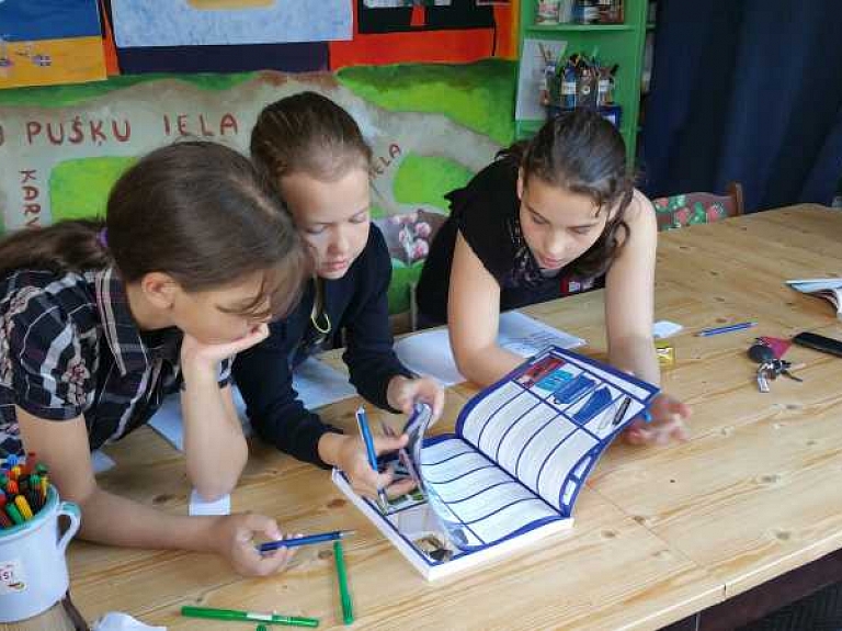 Vasaras brīvlaikā iepazīta Reklāmas aģentūras darba specifika