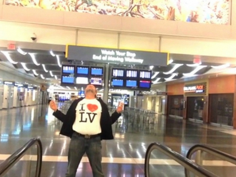 Aptauja: Cilvēki joprojām vēlas dzīvot un strādāt ārzemēs