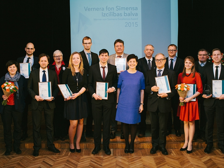 Sīmensa izcilības balvas piešķirtas pētījumiem energoefektivitātes nozarē
