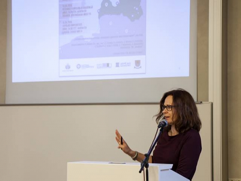 Latviešu valodas un valodniecības vēsturi tagad ir iespējams iepazīt interaktīvi tīmeklī