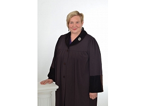 Vineta Ķine, zvērināta advokāte